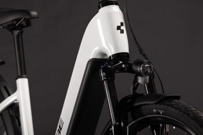 Cube Touring Hybrid ONE 600 metallicwhite'n'chrome Gr&ouml;&szlig;e: Easy Entry 62 cm Produktbild 5